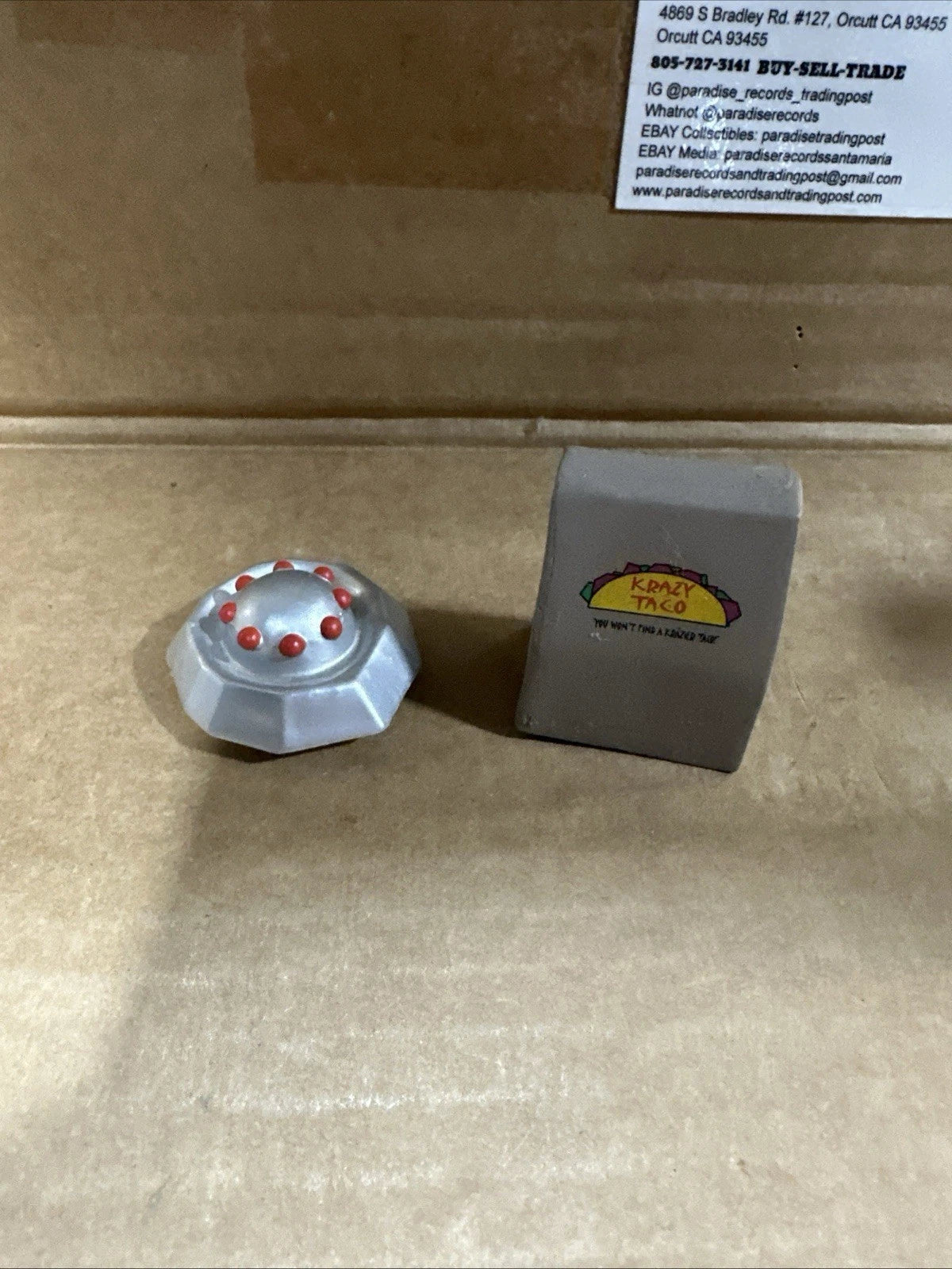 Invader Zim 2004 Gir's Flying Pig UFO Convention Playset Palisade Toys Lot