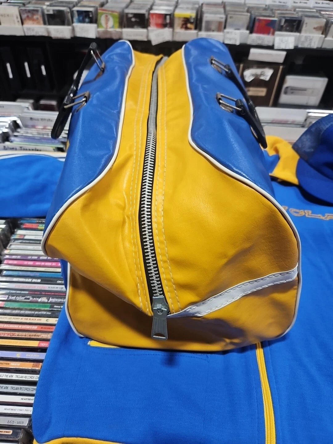 VINTAGE UCLA BRUINS LEATHER BAG WITH JACKET LARGE & HAT RARE