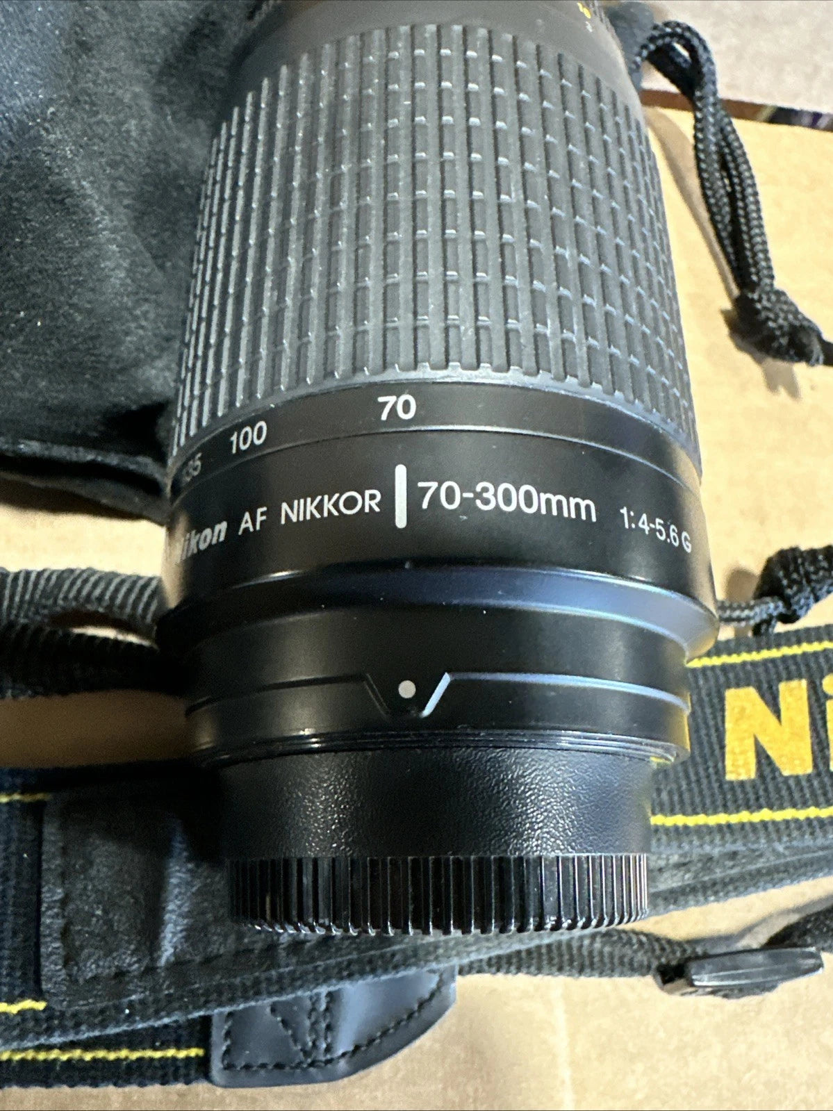 Canon Digital SLR Kit with Lense, Flash, Bag And Discs.
