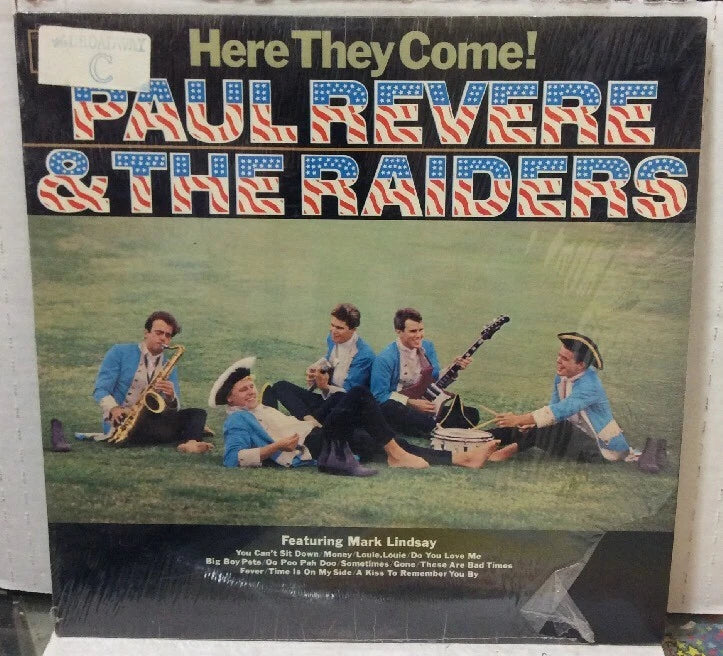 Paul Revere & The Raiders Here They Come! Record CL2307