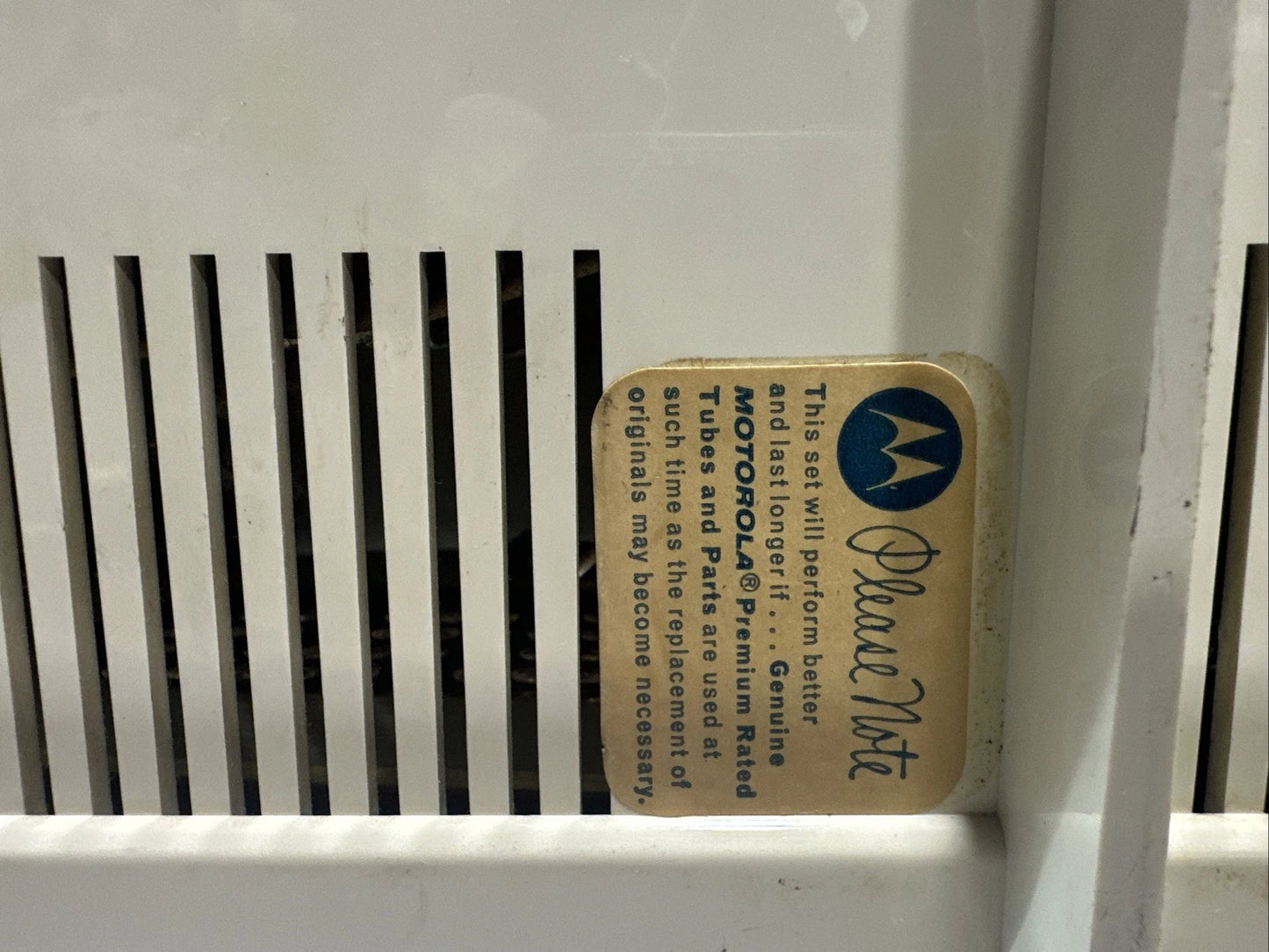 1961 Motorola C18W Atomic MCM AM Tube Radio White Brown Excellent