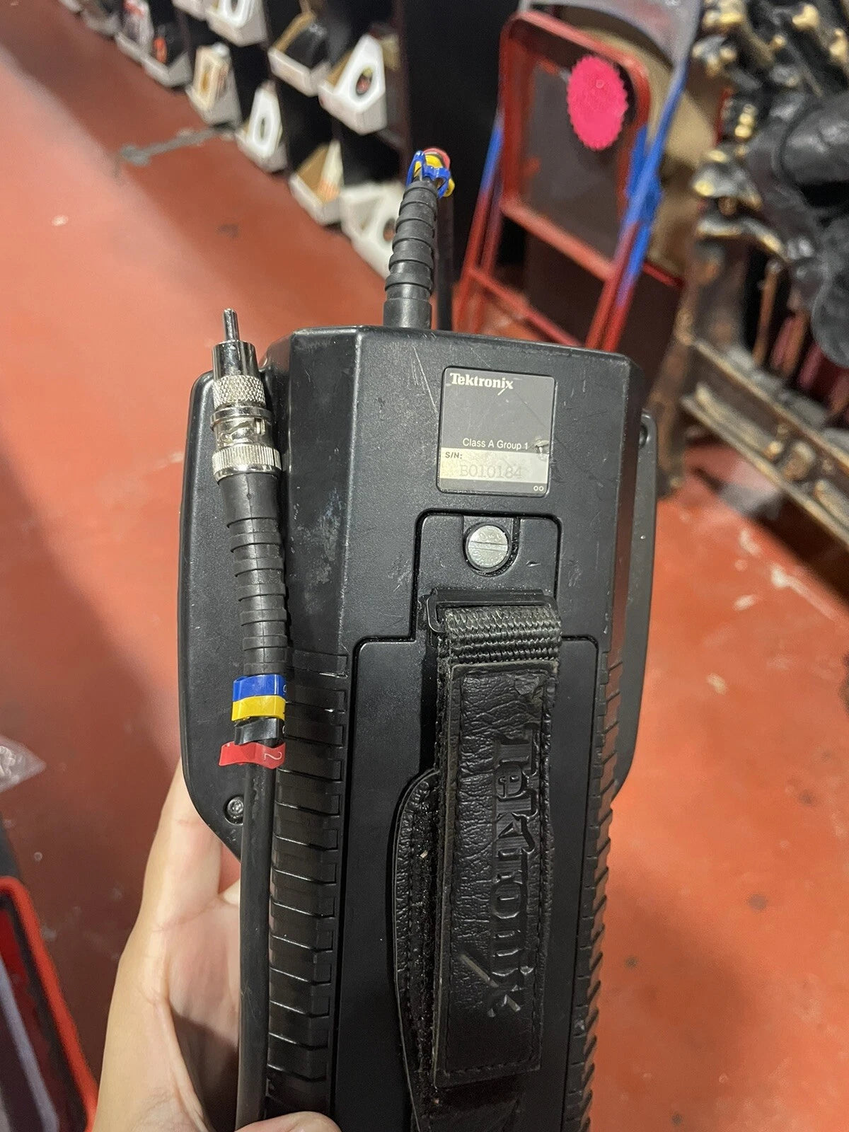 TEKTRONIX WFM 90 HANDHELD WAVE FORM MONITOR