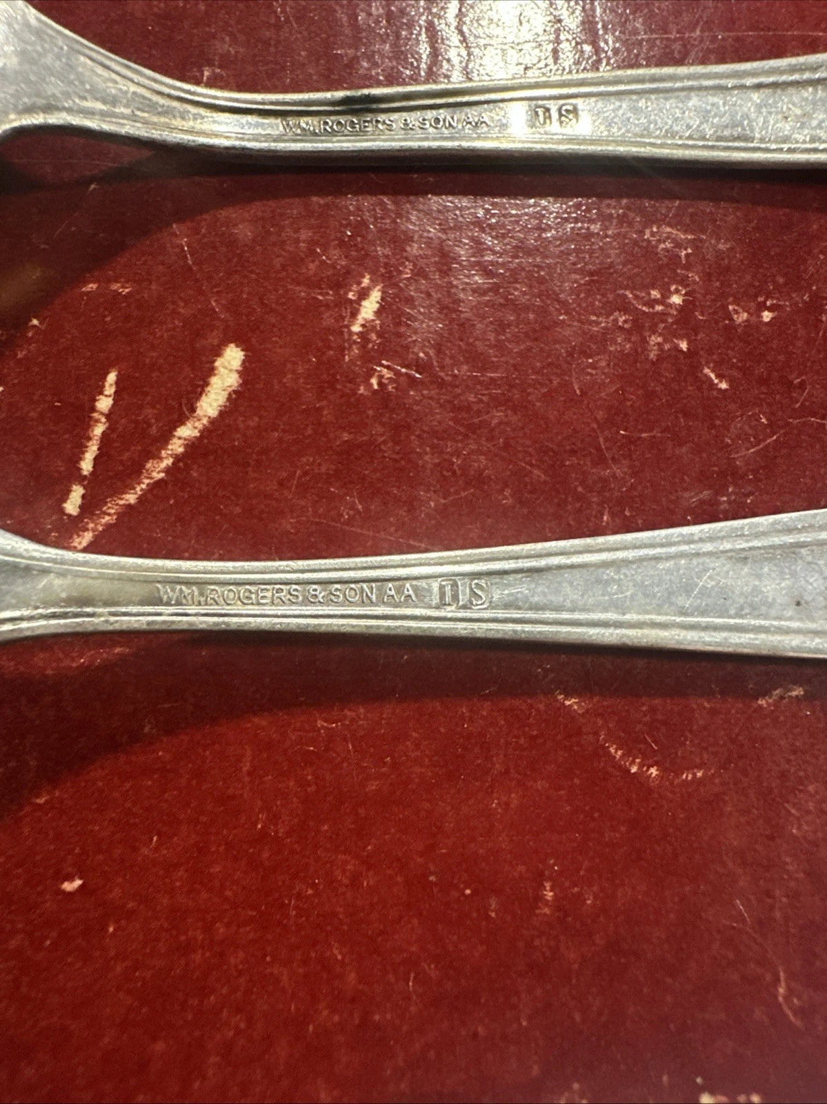 Wm Rogers & Son "Hansel" Silverplate Flatware Set W/ Original Case Silverplate
