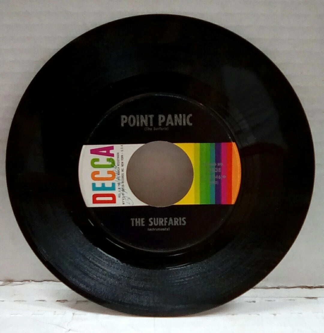 The Surfaris Waikki Run/Point Panic 7" Single 31538