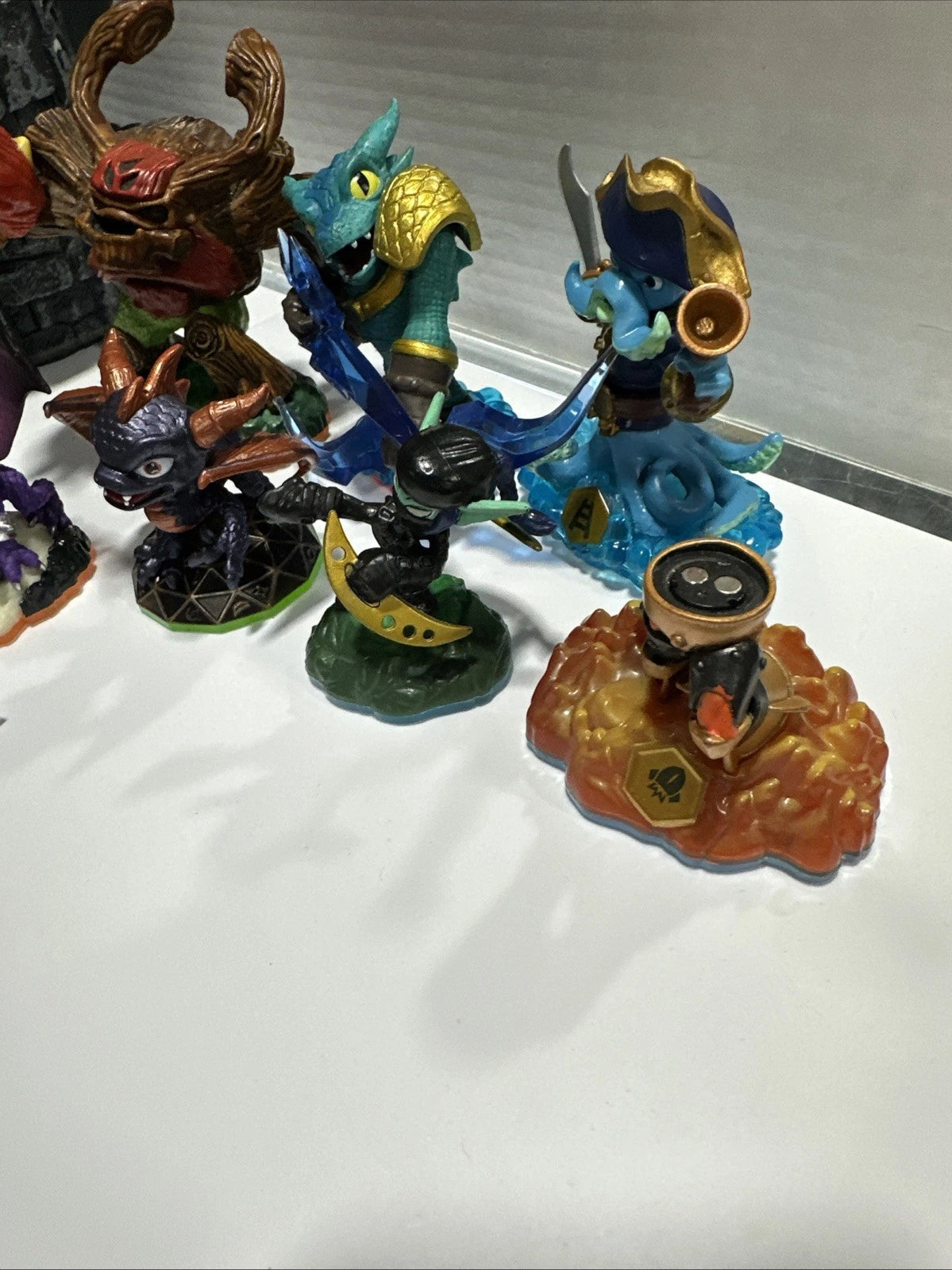 Skylanders - 4 XBOX 360 Portals Of Power With 8 Figures & Trap Key RARE