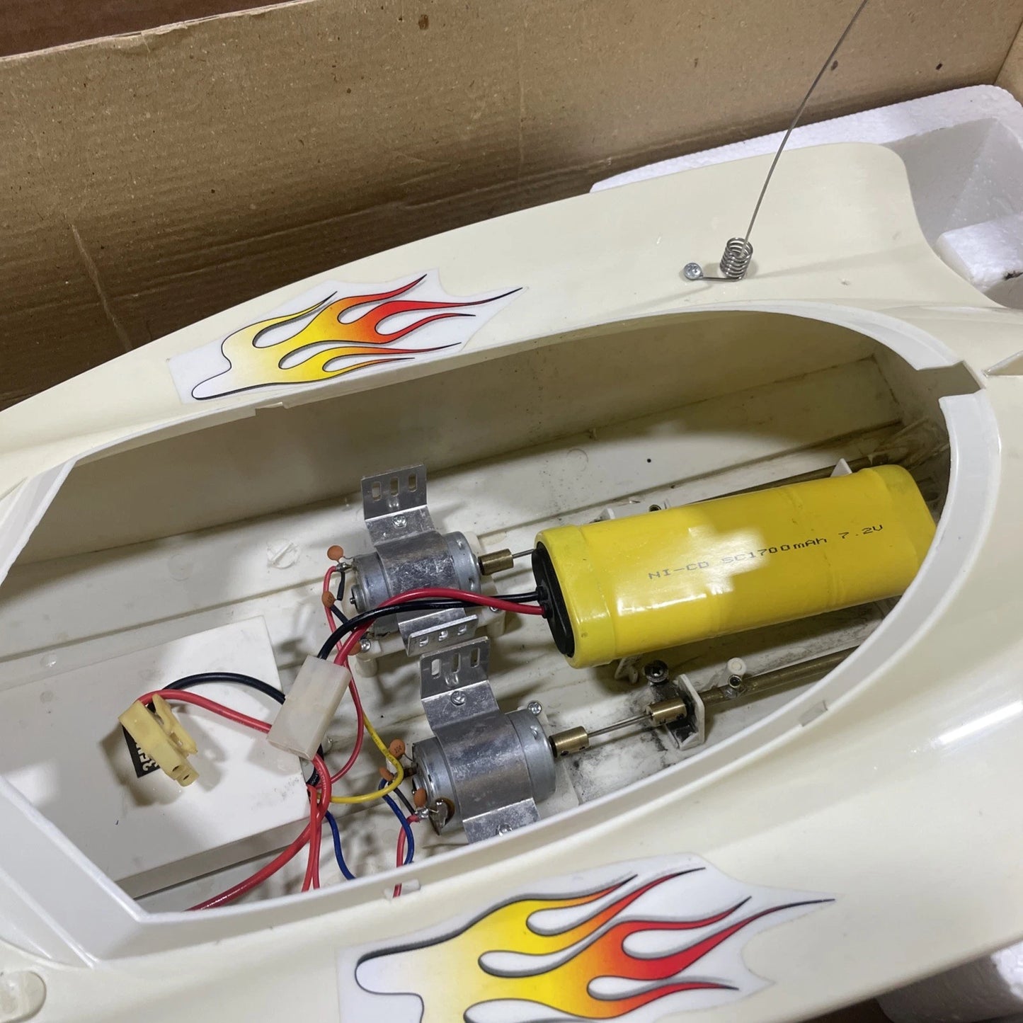 Vintage SUPER POWER WINGRUSH R/C RC Speed Boat Pre-Owned W Box