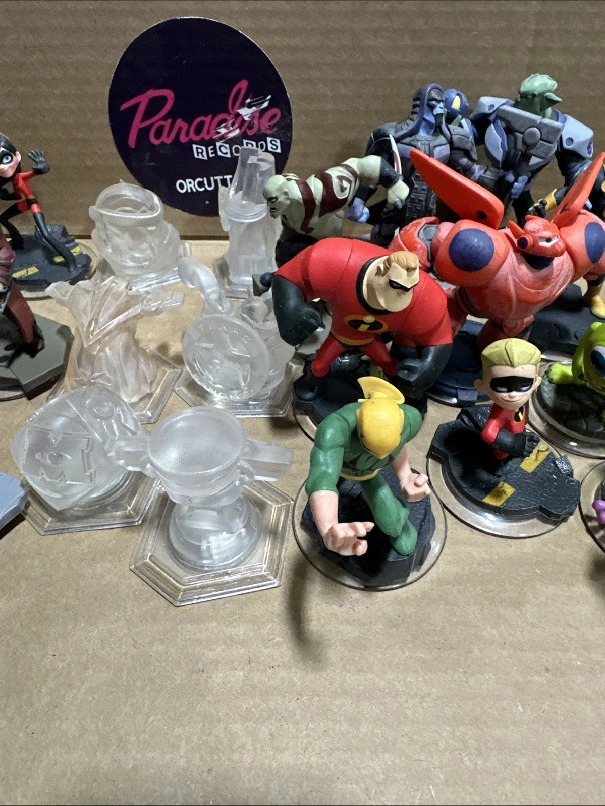 Disney Infinity Bundle lot Of Figures 32