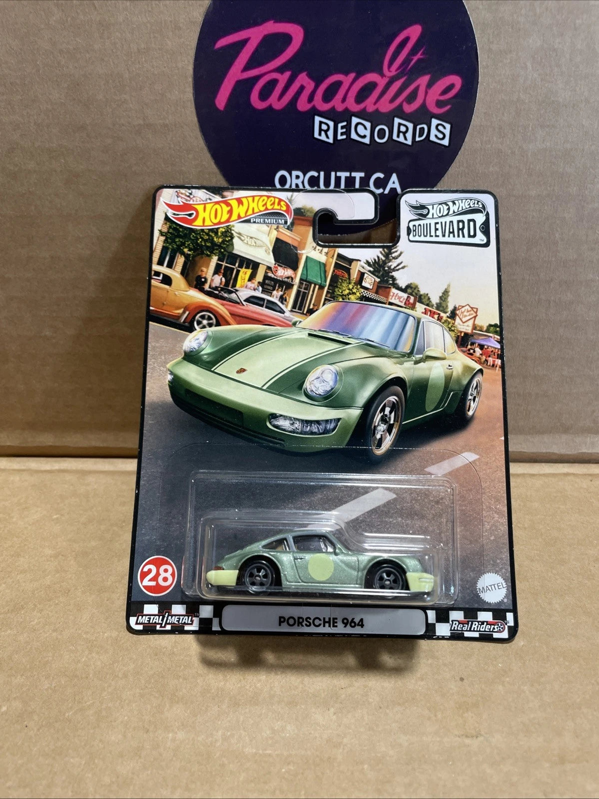 Hot Wheels #28 Boulevard Premium Porsche 964 Green