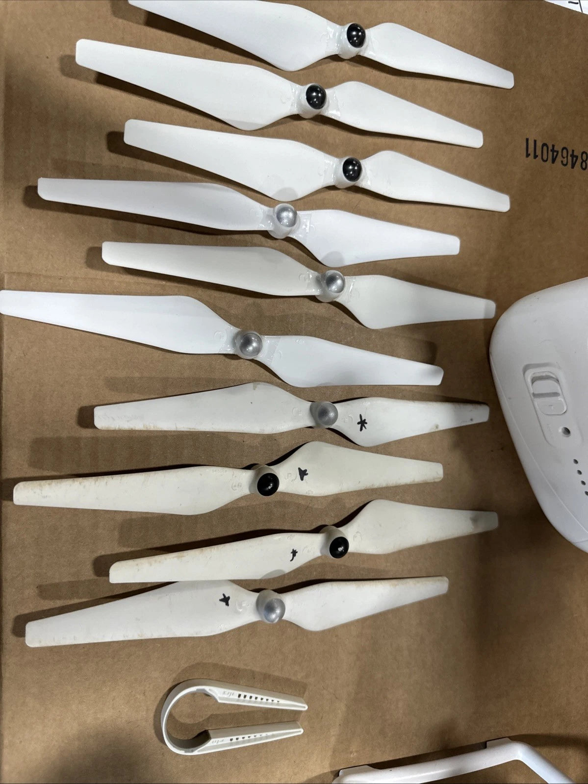 DJI Phantom W321 Standard Camera Drone SOLD AS IS FOR PARTS