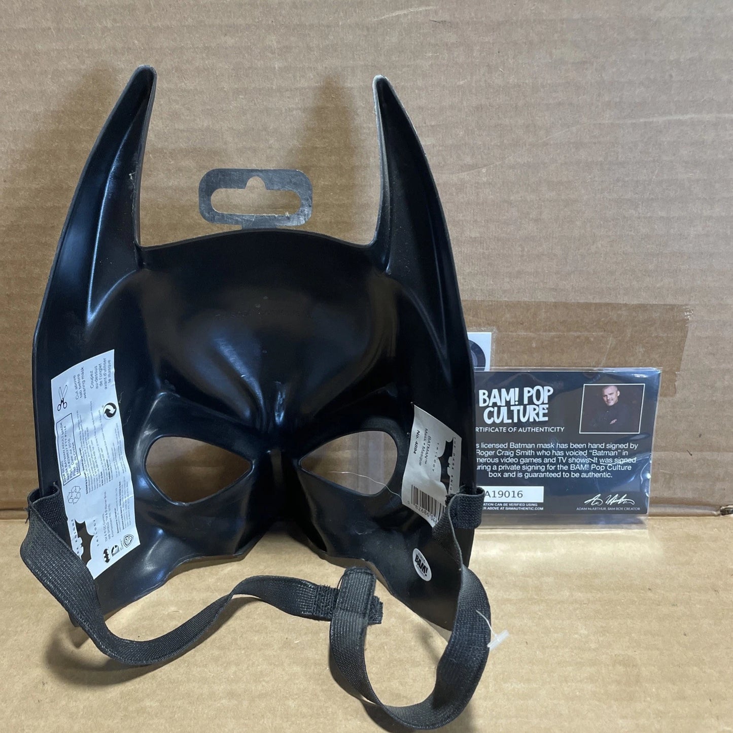 Bam Box Exclusive Batman (Roger Craig Smith) Signed Batman Mask With COA