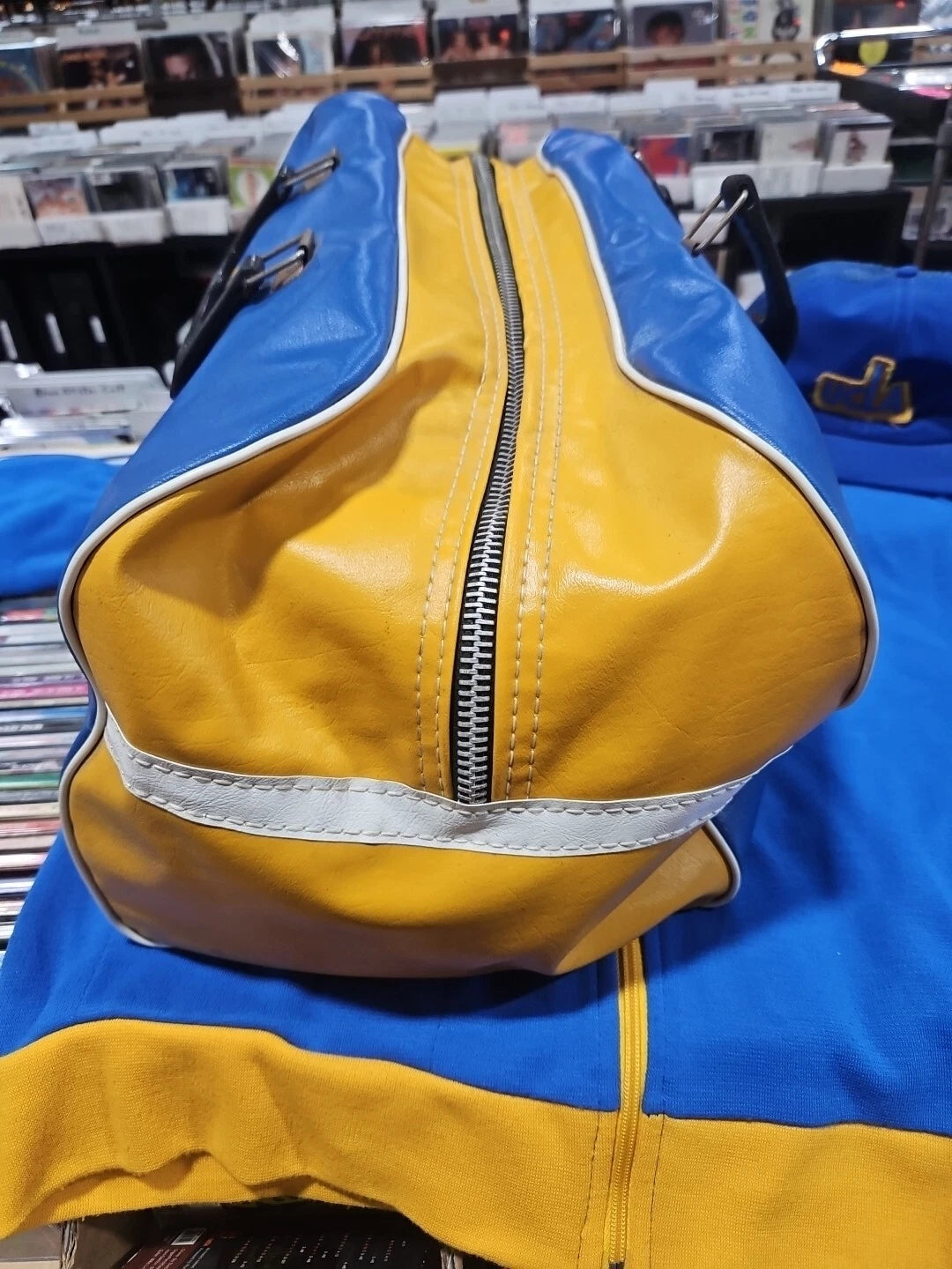 VINTAGE UCLA BRUINS LEATHER BAG WITH JACKET LARGE & HAT RARE