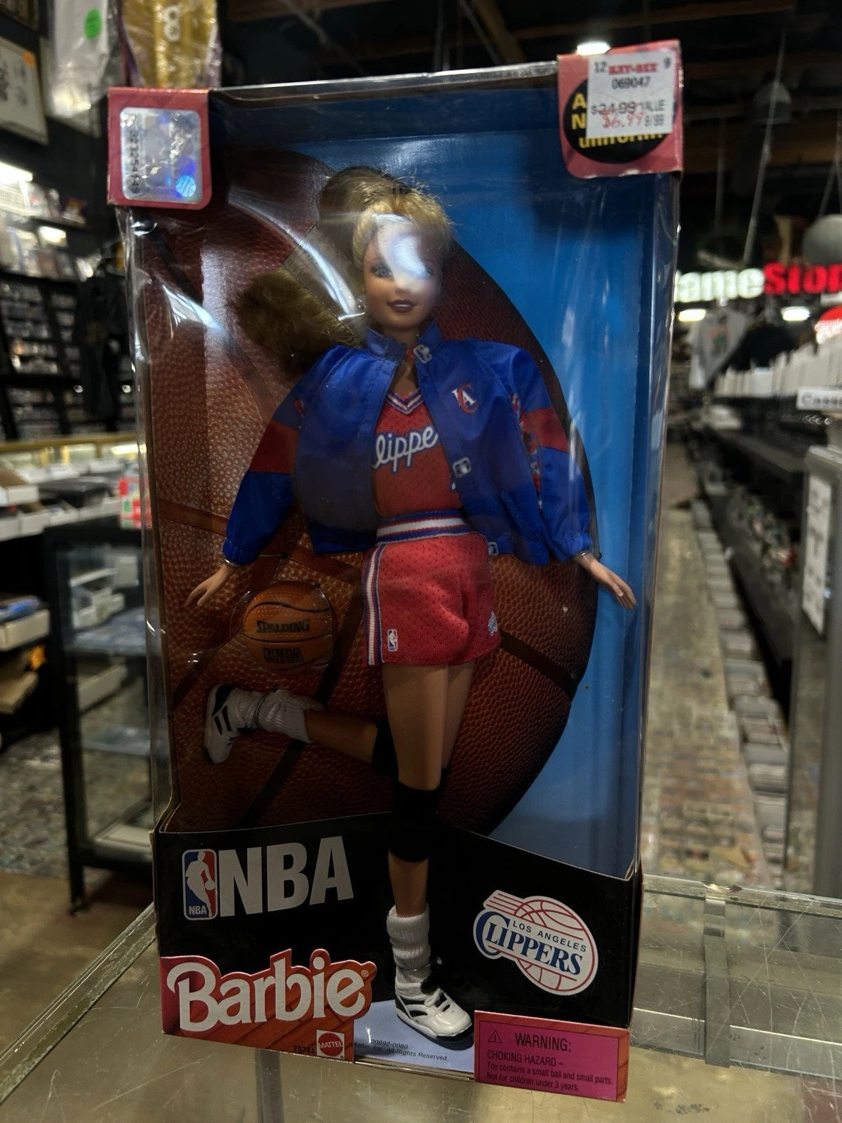Unopened Mattel 1998 LA Clippers Barbie Authentic NBA Team Uniform Licensed