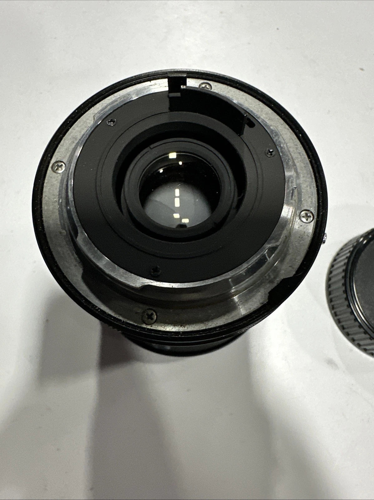 Vivitar Auto Wide-Angle 28mm 1:2.5 Lens, No. 22203214 116 EE Untested With Case
