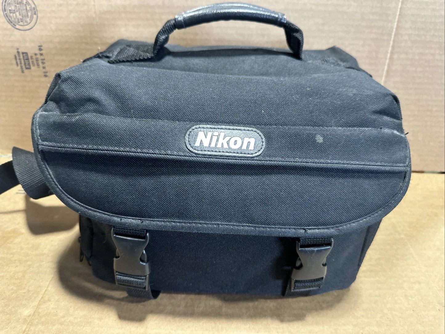 Canon Digital SLR Kit with Lense, Flash, Bag And Discs.