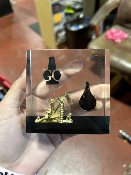 VTG Lucite Paperweight Pumperjack W/ CRUDE OIL SEI SEISMIC ENTERPRISES INC. 3 IN