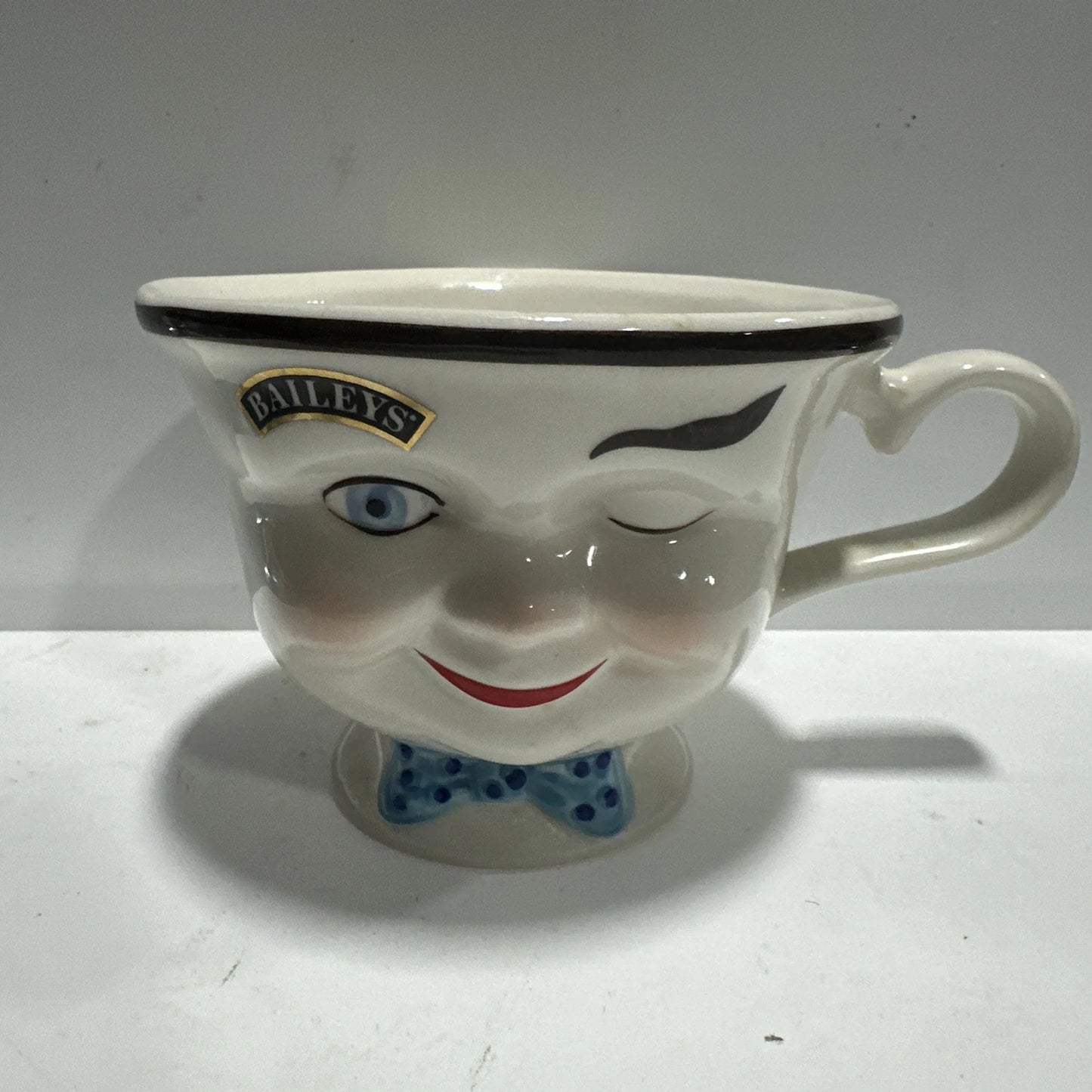 4 Baileys Mr. Mrs Coffee Cups Mugs Anthropomorphic Winking Face Footed 1996 Lot