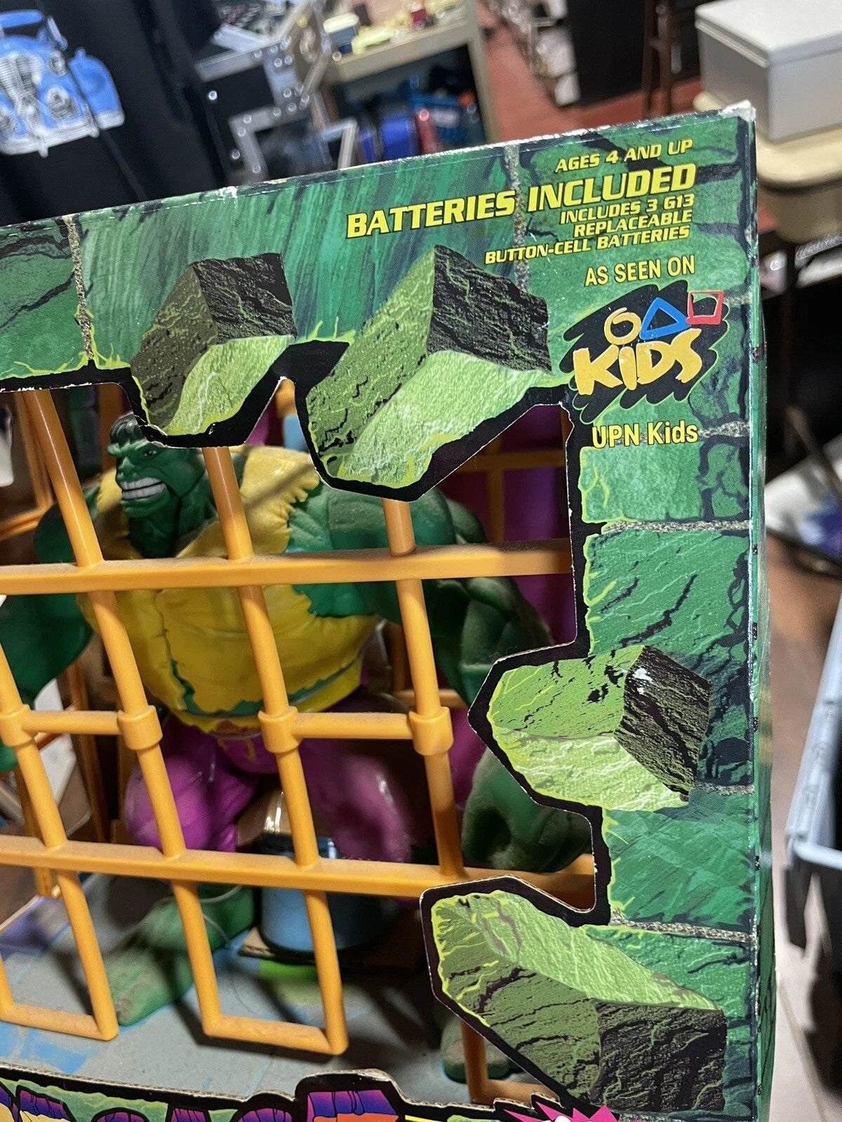 1996 Toy Biz The Incredible Hulk Electronic Rage Cage Action Figure Playset