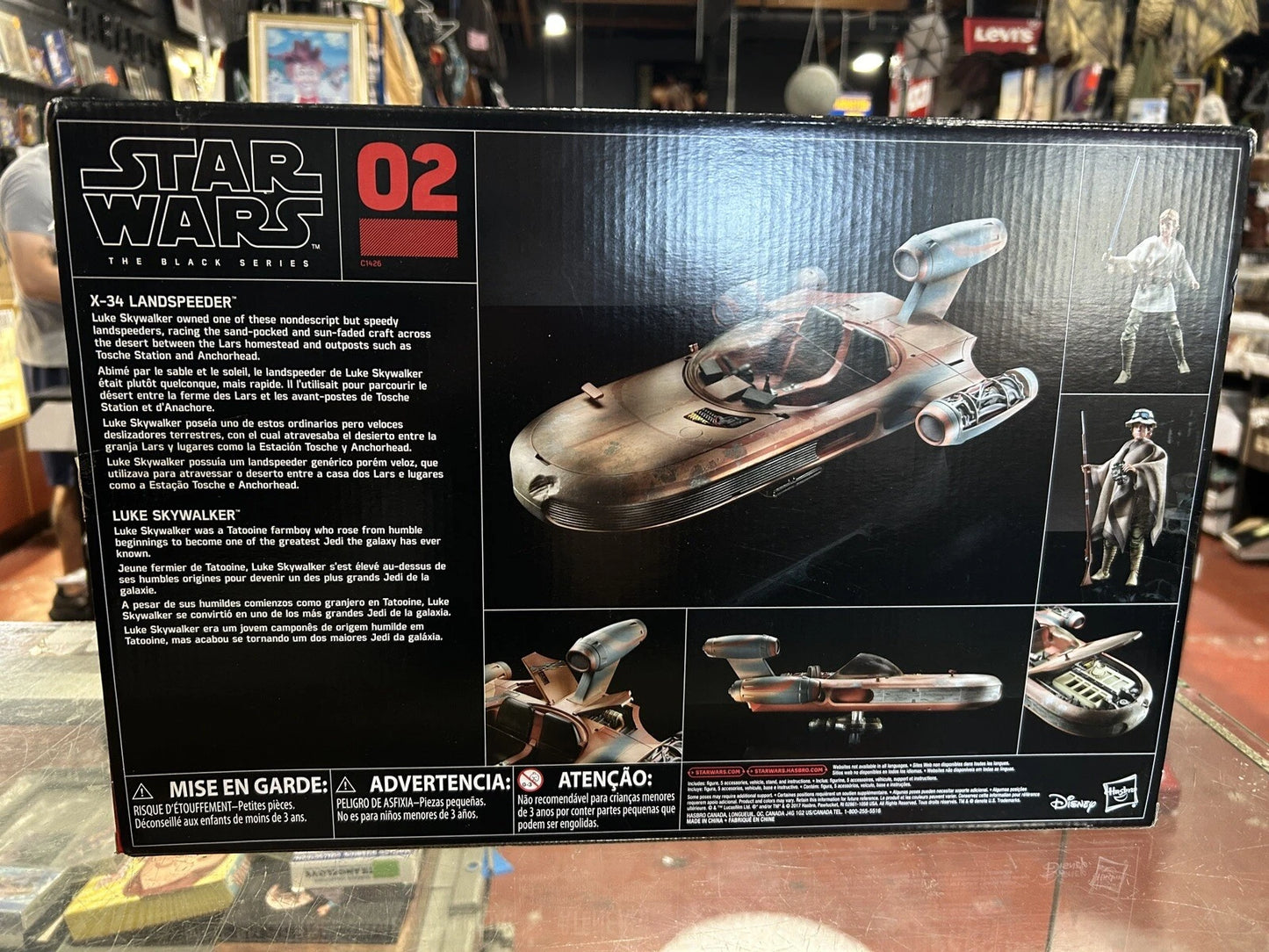 Hasbro Star Wars Black Series Luke Skywalker X-34 Landspeeder & Action Figure