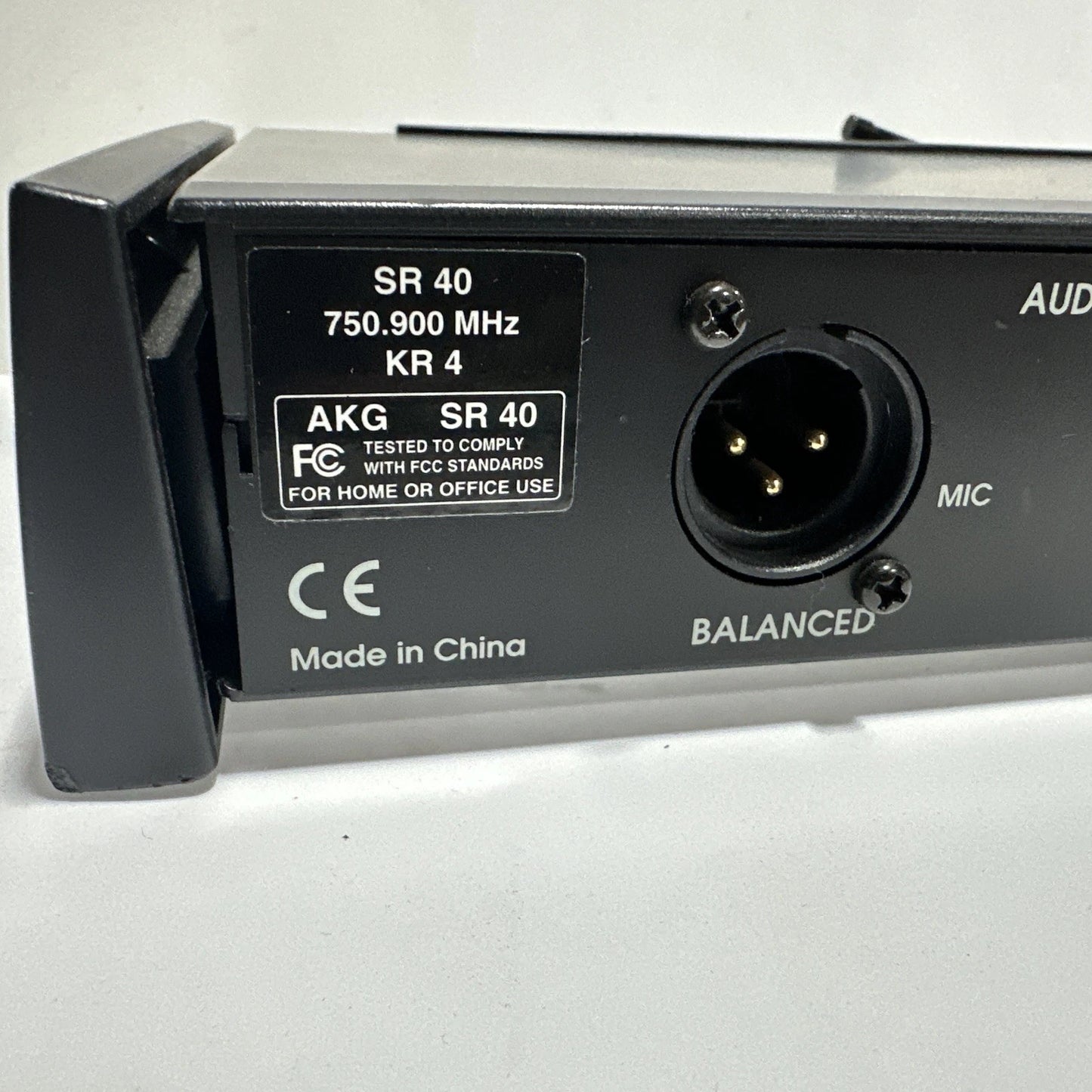 AKG UHF SR40 Wireless Receiver 750.900 MHz tested with power adapter