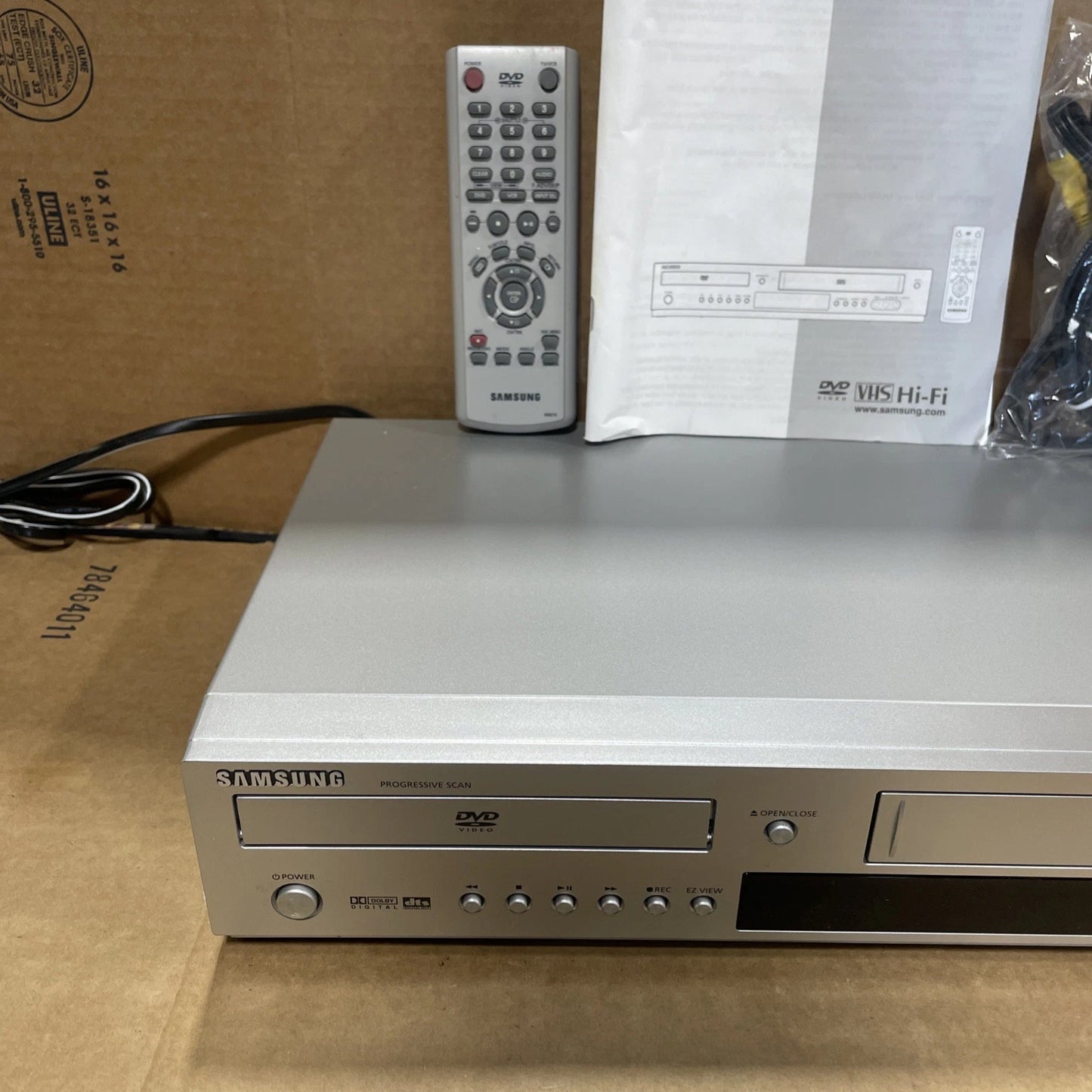 Samsung DVD-V5500 DVD/VCR Combo w/OEM Remote, Cables Orig Box TESTED