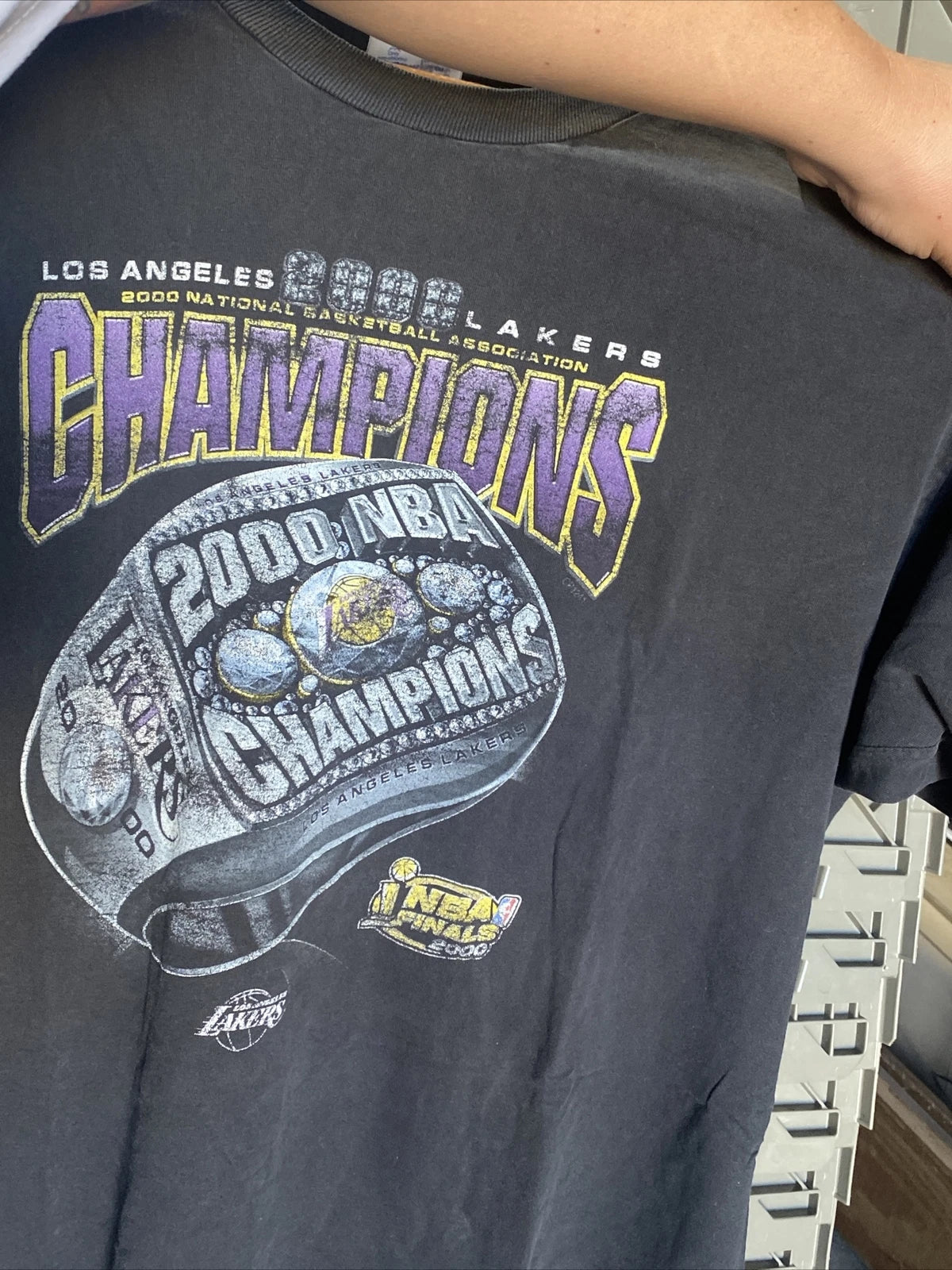 Vintage LA Lakers 2000 NBA Finals Championship Ring T-Shirt Mens XL Kobe Shaq