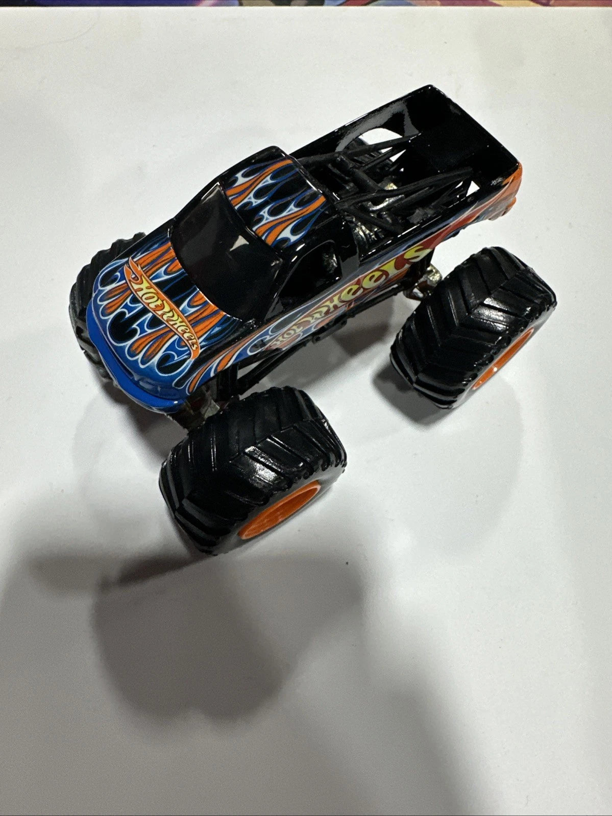 VTG Grave Digger HOT WHEELS MONSTER JAM Carrying Case Box with 15 Trucks Lot #3