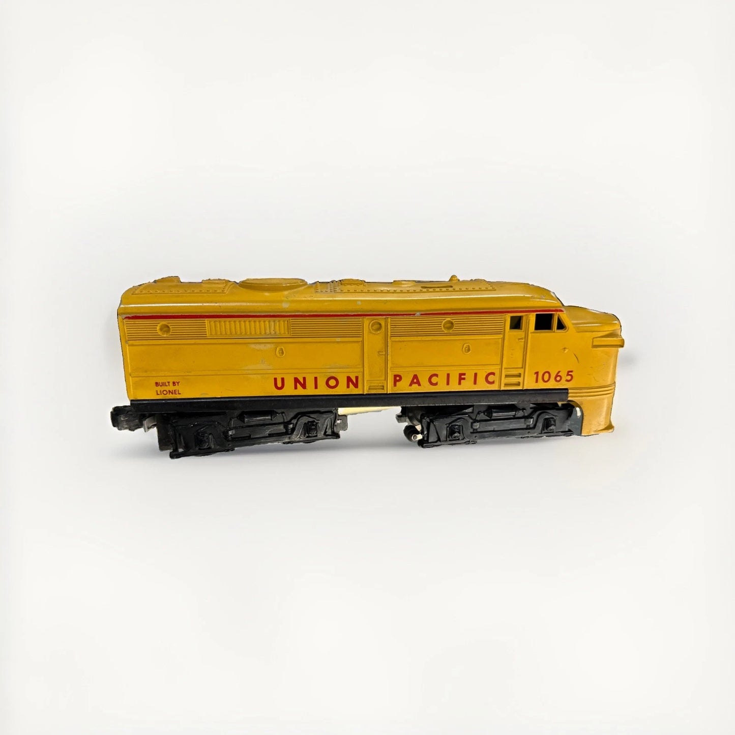 Postwar Lionel 0 #1065 Union Pacific Diesel Locomotive Switcher