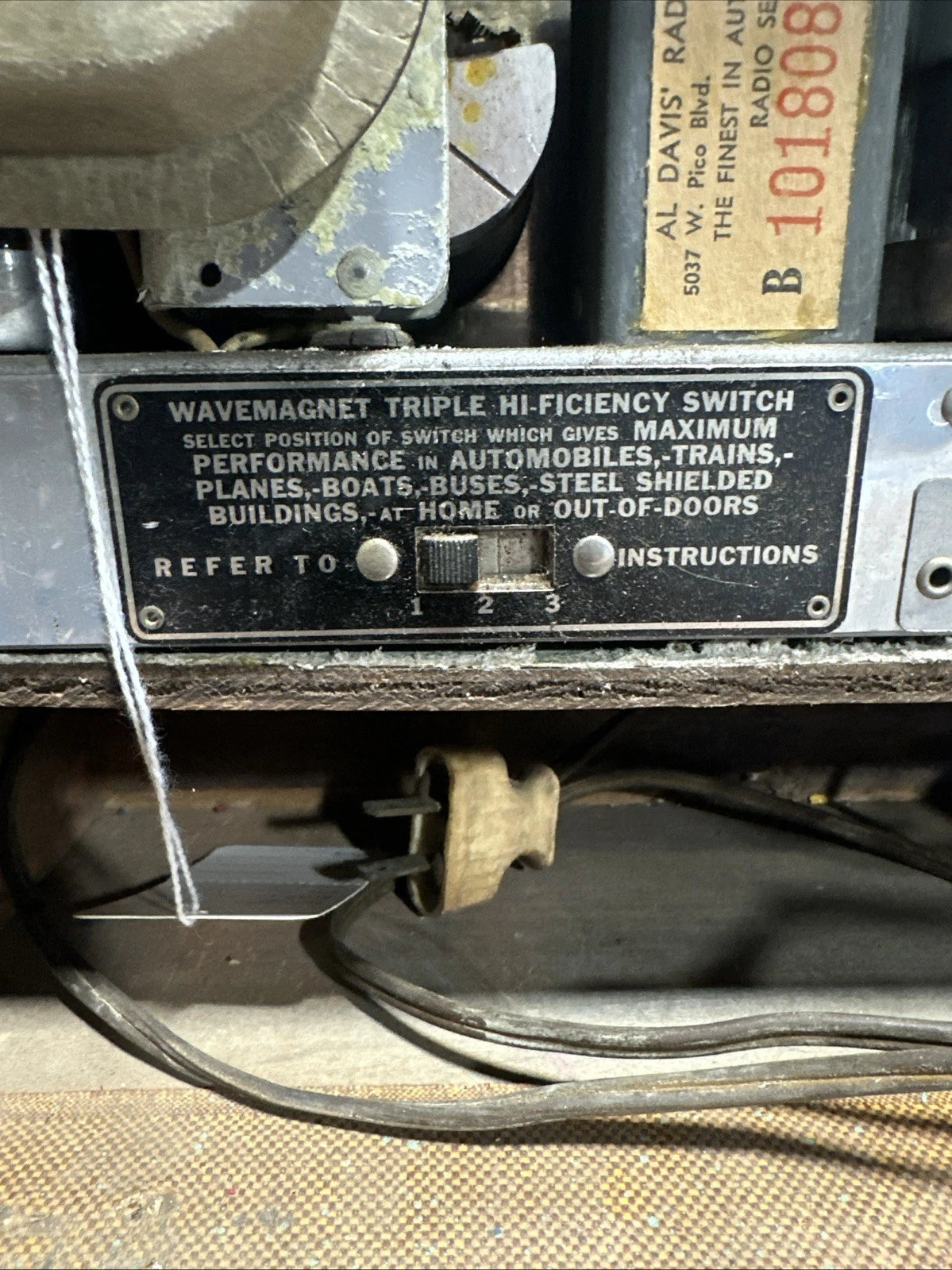 ZENITH MODEL 6G501M LONG DISTANCE WITH WAVEMAGNET RADIO VINTAGE NOT WORKING