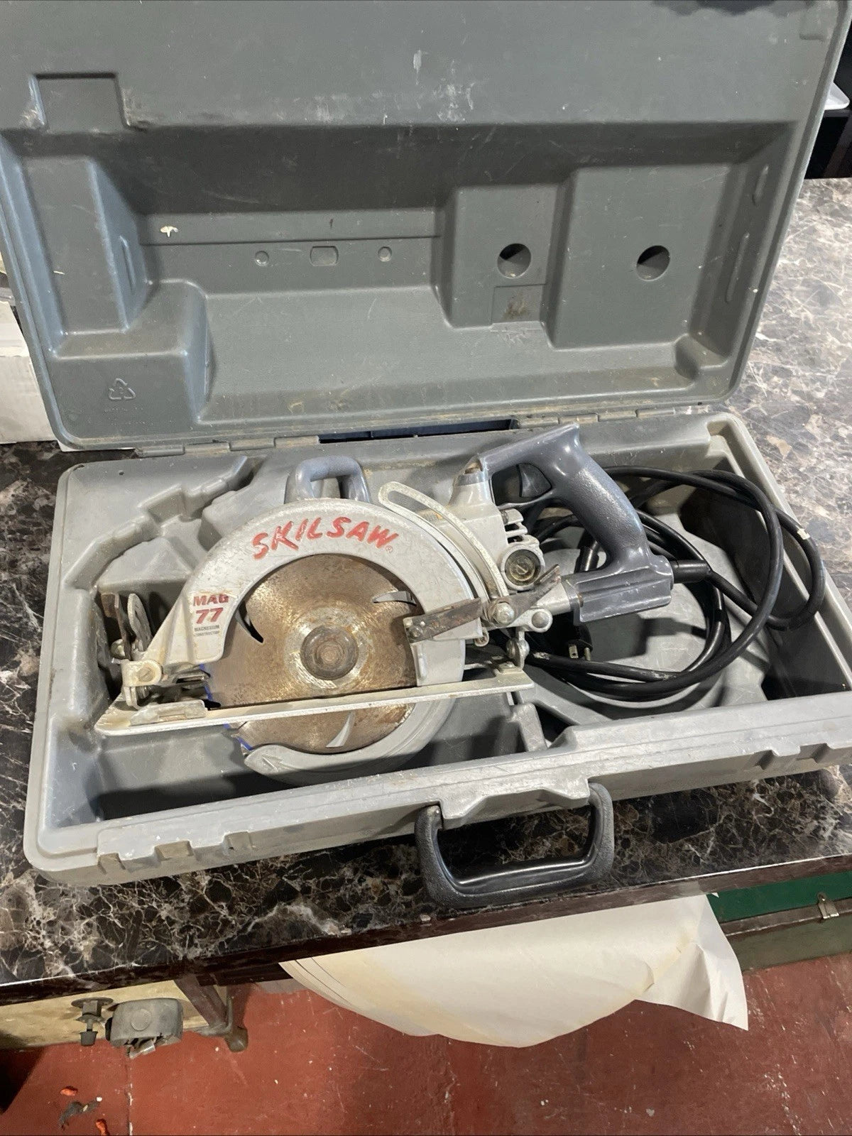 SKILSAW HD77 Worm Drive Circular Saw 7-1/4 in Left Blade 120V Corded Electric