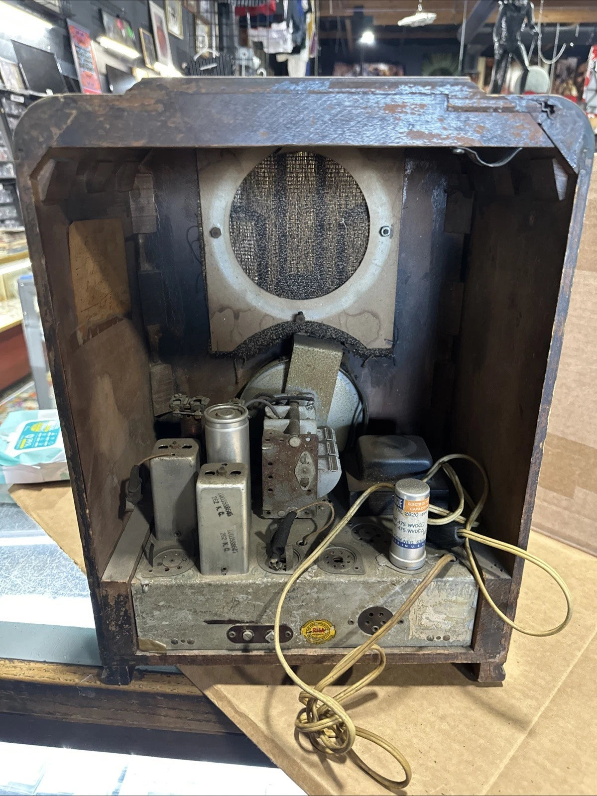 Silvertone Tube Radio Model 4564 Vintage 1930’s turns on as is parts