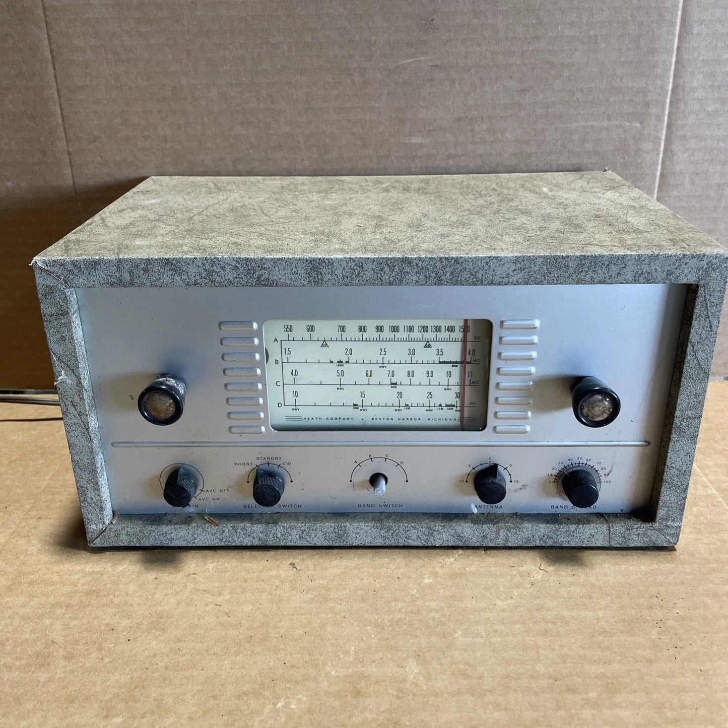 Heathkit Receiver Company Tube Radio Model AR-3: Powers ON