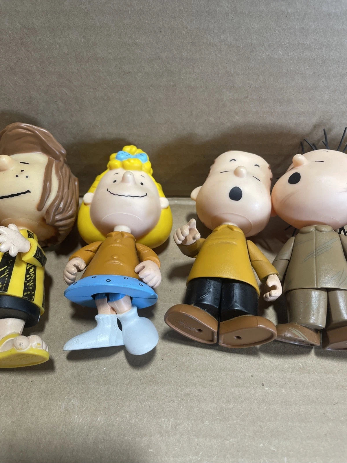PEANUTS CHARLIE BROWN and GANG 5” Vinyl Action Figure 2002-2003 Vintage Lot Of 6