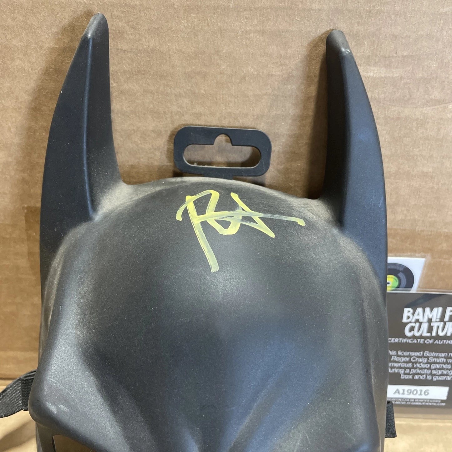 Bam Box Exclusive Batman (Roger Craig Smith) Signed Batman Mask With COA