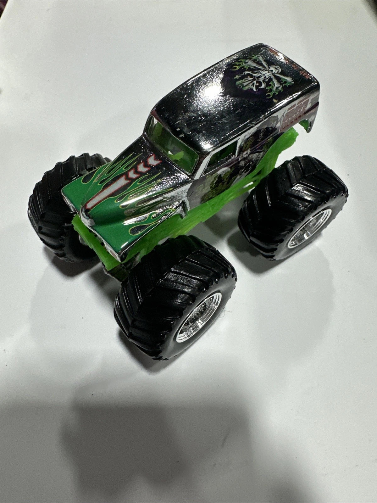 VTG Grave Digger HOT WHEELS MONSTER JAM Carrying Case Box with 11 Trucks Lot #1