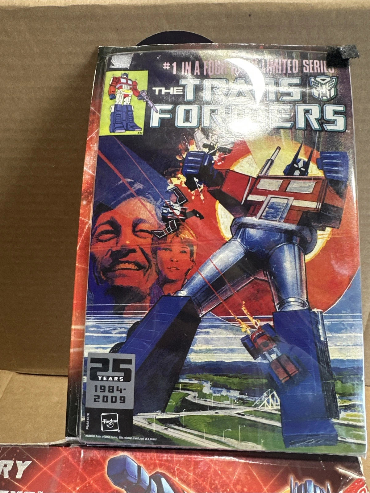 Transformers Universe G1 25th Anniversary Optimus Prime Comic DVD Damaged Box