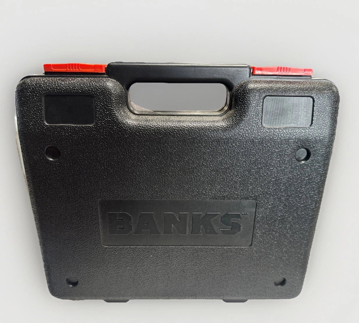 BANKS Pneumatic Brad Nailer, 18 Gauge nail type 5/8"-2 " 120 PSI With Case