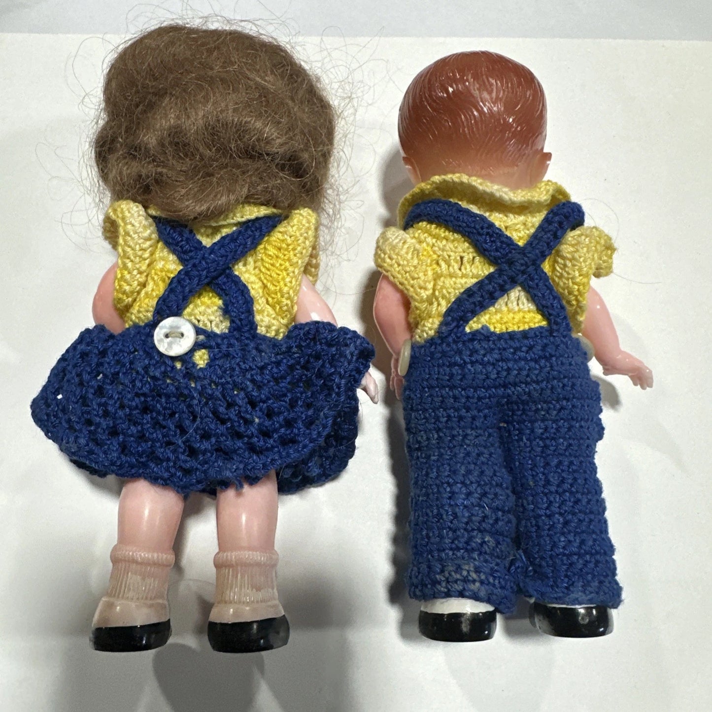 Pair 2 Vintage Knickerbocker Hard Plastic Baby Dolls 6" Knit Matching Clothes