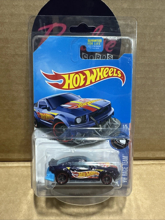 Hot Wheels 2017 HW Race Team 2005 Ford Mustang Super Treasure Hunt