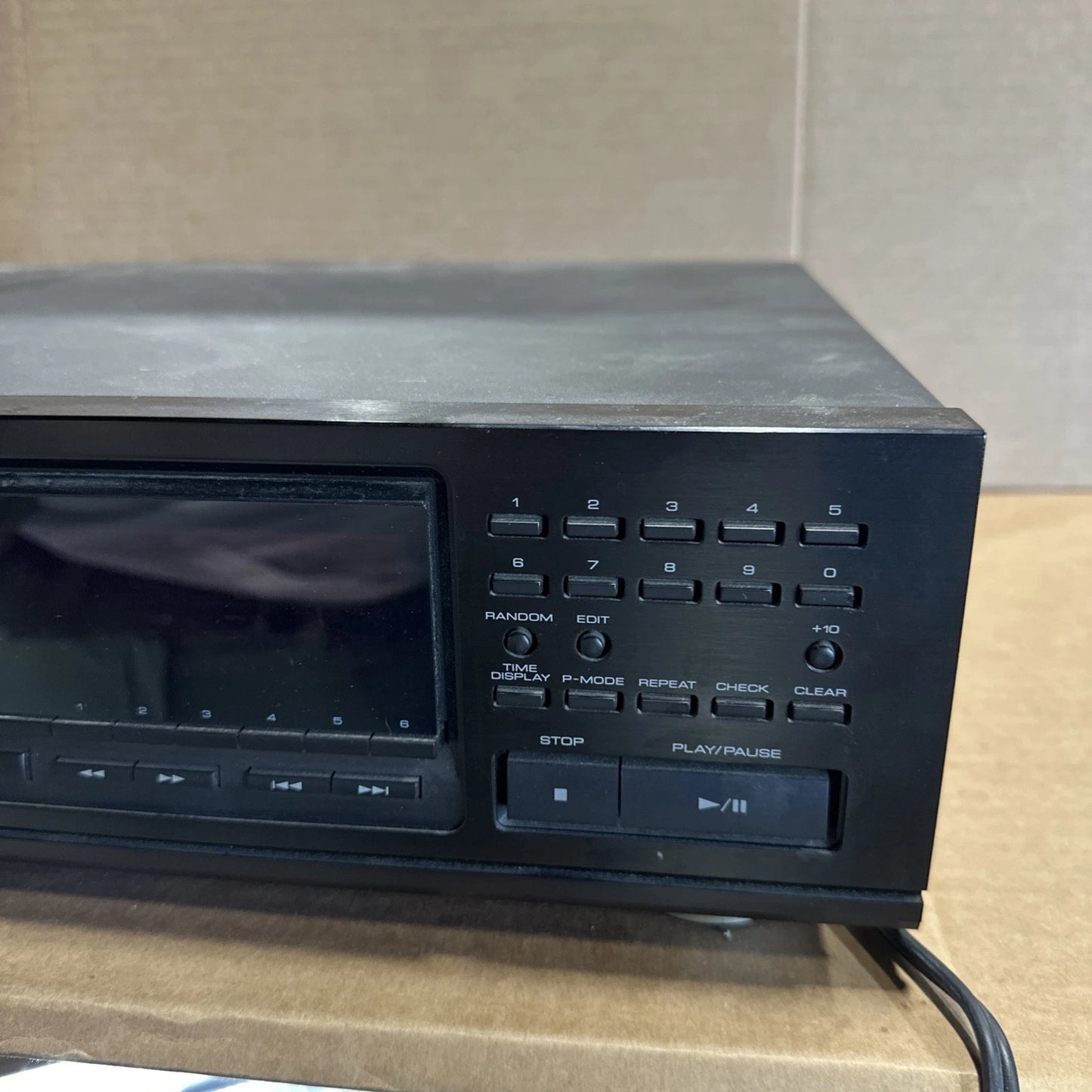 Kenwood DP-M5520 Multi CD Compact Disc Player (6 CDs) Untested