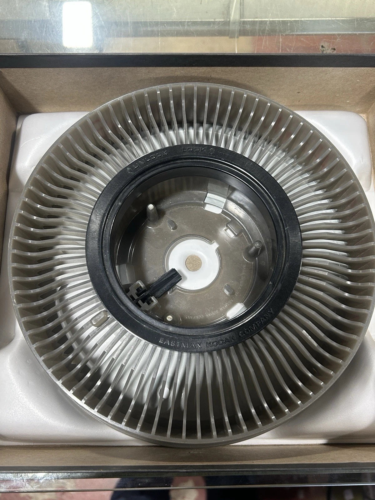 For Parts - Kodak carousel 650H Projector w/ Extra Bulb