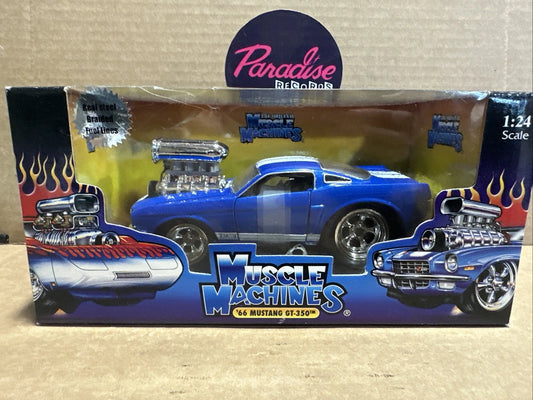 Muscle Machines 1:24 Scale - 1970 Olds Cutlass 442 (2004)