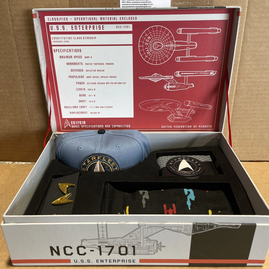 Bioworld NCC-1701 U.S.S. Enterprise Star Trek Gift Hat Socks Wallet Open Box