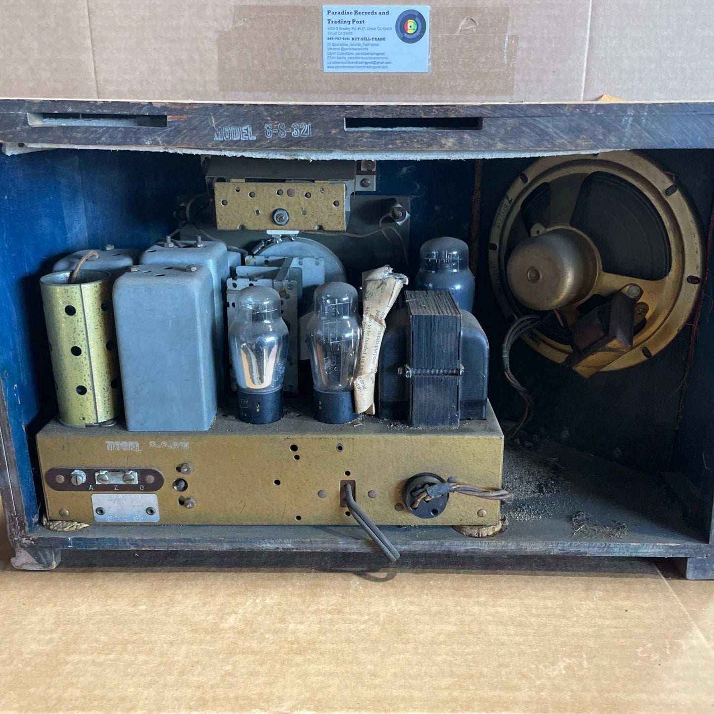 1939 Zenith 6-S-321 "Stars and Stripes" radio as is parts only turns on
