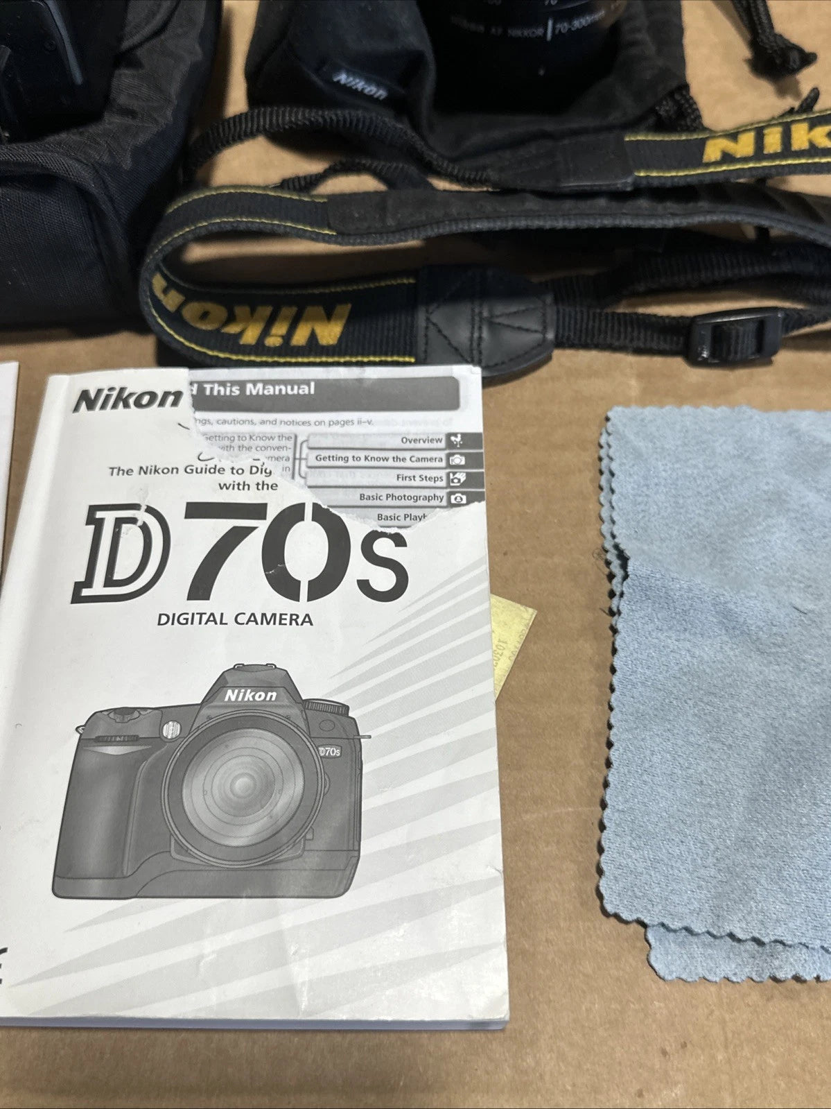 Canon Digital SLR Kit with Lense, Flash, Bag And Discs.