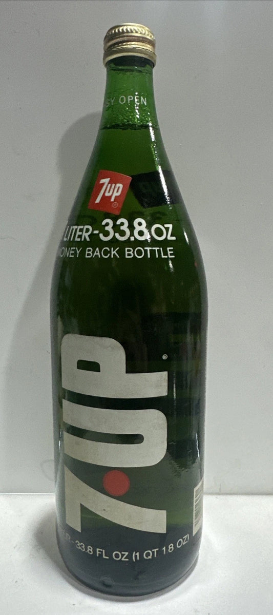 Vtg 7up New Full Unused Glass Bottle 1 liter 33.8 FL oz 1970s-80s