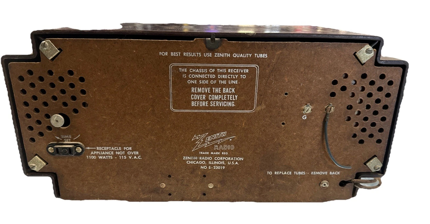 Zenith Vintage AM/FM Radio Model X733 UNTESTED READ