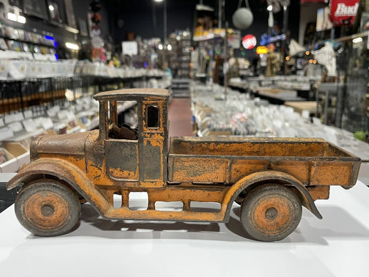 Vintage ARCADE Baby Red Cast Iron IH International Harvester Pickup Toy Truck