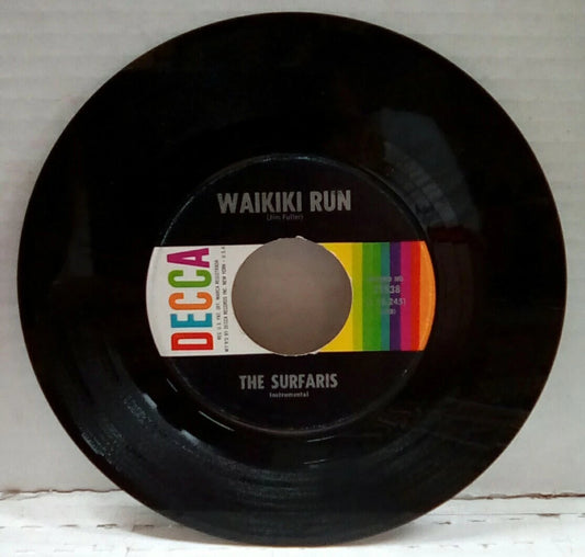 The Surfaris Waikki Run/Point Panic 7" Single 31538