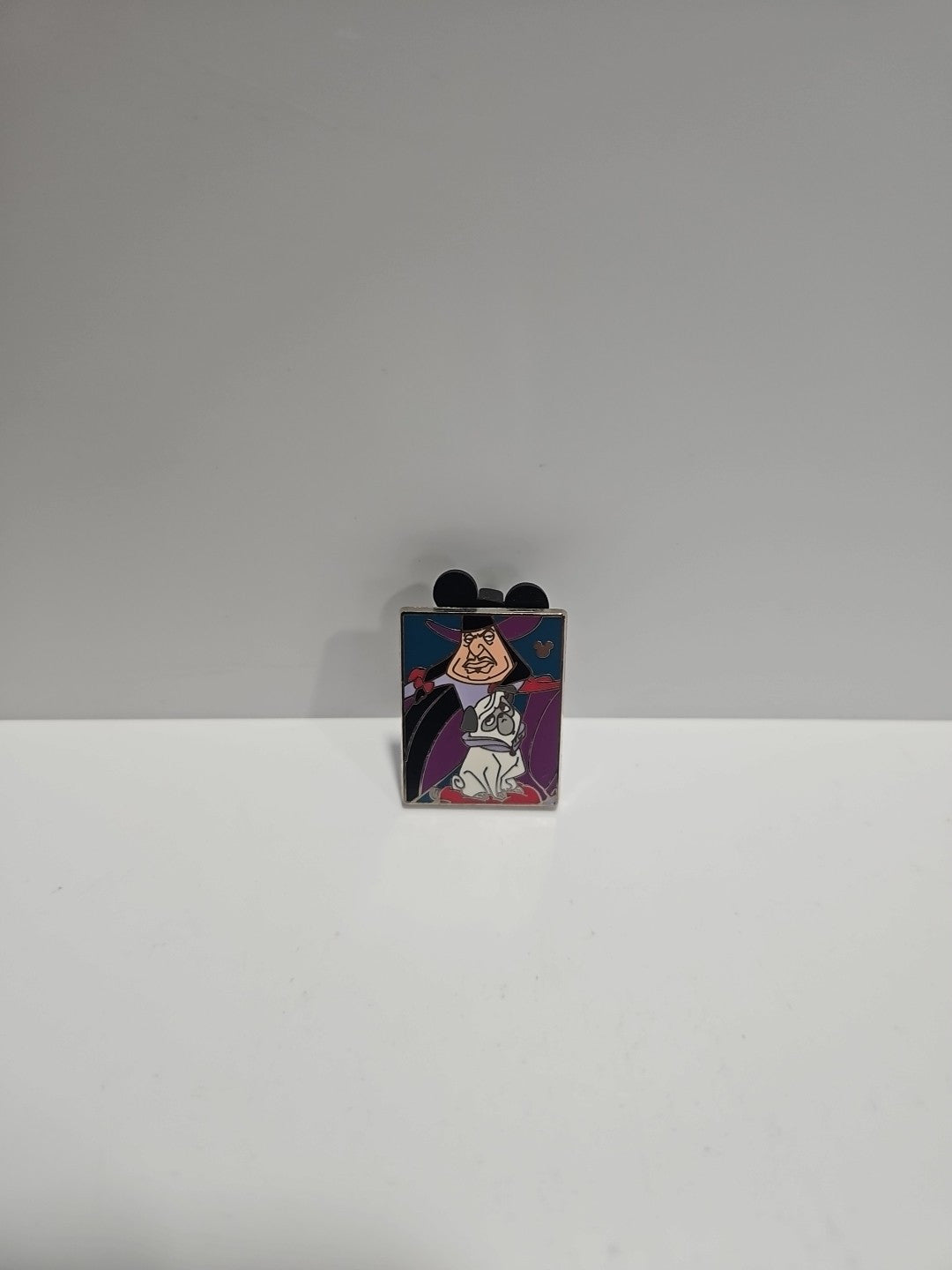 Disney Pocahontas John Ratcliffe Percy Pin Badge