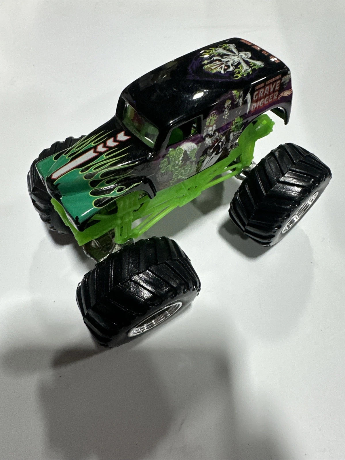 VTG Grave Digger HOT WHEELS MONSTER JAM Carrying Case Box with 11 Trucks Lot #1